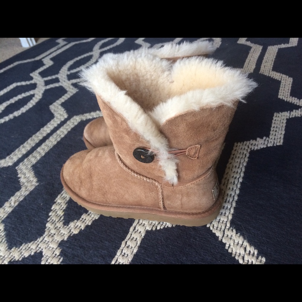 Ugg button boots size 3 big girls
